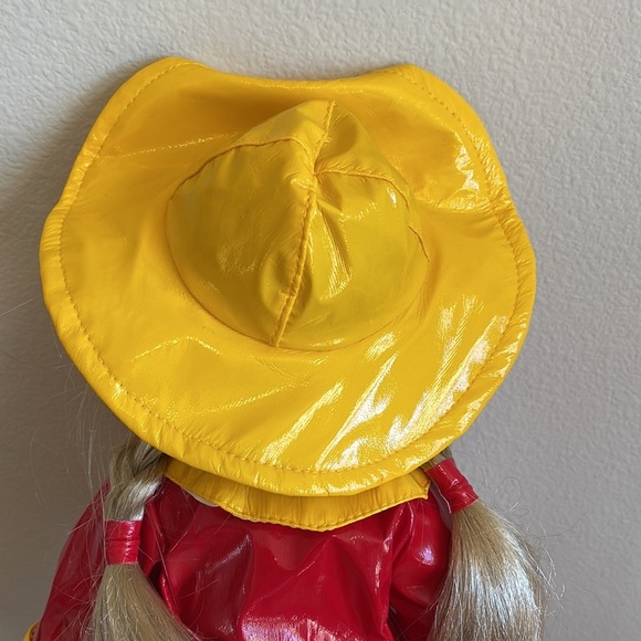 Rain shower Rachel Porcelain doll - Picture 10 of 16